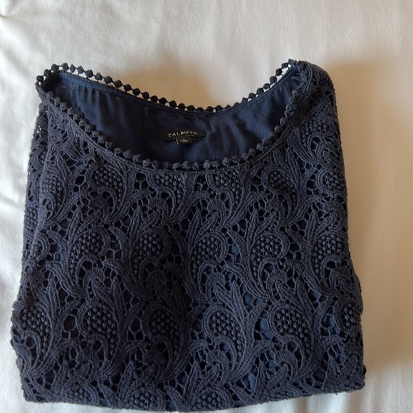 Talbots Lace navy blue blouse. Size 2. A dressy blouse. - Picture 5 of 6